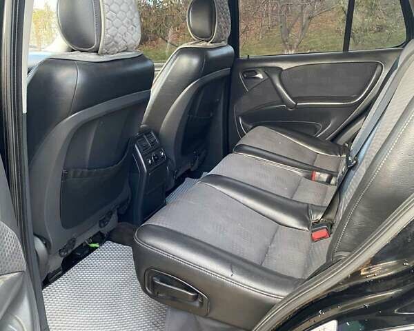 Черный Мерседес М-Класс, объемом двигателя 2.69 л и пробегом 345 тыс. км за 8200 $, фото 11 на Automoto.ua