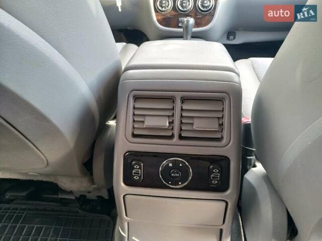 Чорний Мерседес М-Клас, об'ємом двигуна 4 л та пробігом 304 тис. км за 6900 $, фото 18 на Automoto.ua