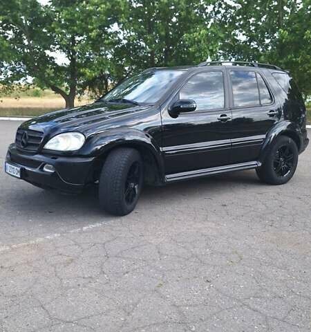 Черный Мерседес М-Класс, объемом двигателя 3.7 л и пробегом 322 тыс. км за 6000 $, фото 2 на Automoto.ua