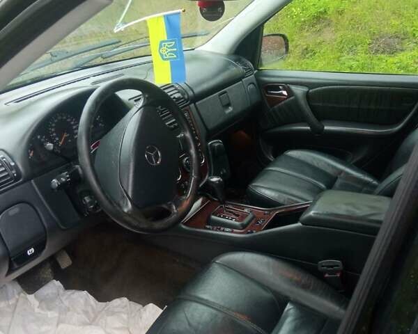 Чорний Мерседес М-Клас, об'ємом двигуна 2.69 л та пробігом 342 тис. км за 7200 $, фото 1 на Automoto.ua