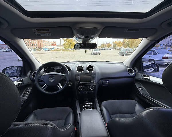 Черный Мерседес М-Класс, объемом двигателя 3.5 л и пробегом 156 тыс. км за 13700 $, фото 1 на Automoto.ua