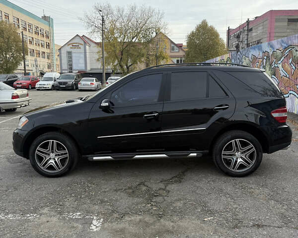 Черный Мерседес М-Класс, объемом двигателя 3.5 л и пробегом 156 тыс. км за 13700 $, фото 10 на Automoto.ua
