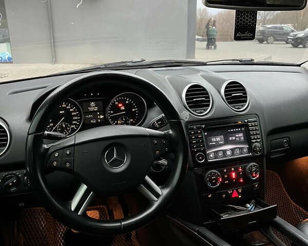 Черный Мерседес М-Класс, объемом двигателя 2.99 л и пробегом 350 тыс. км за 8700 $, фото 11 на Automoto.ua