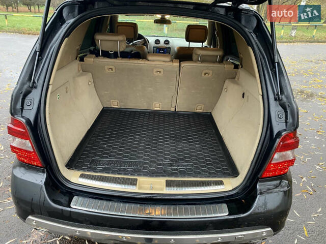 Чорний Мерседес М-Клас, об'ємом двигуна 2.99 л та пробігом 320 тис. км за 10000 $, фото 16 на Automoto.ua