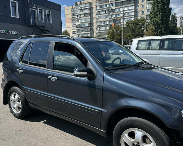 Черный Мерседес М-Класс, объемом двигателя 2.7 л и пробегом 319 тыс. км за 4750 $, фото 1 на Automoto.ua