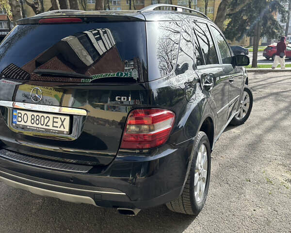 Чорний Мерседес М-Клас, об'ємом двигуна 2.99 л та пробігом 350 тис. км за 10999 $, фото 9 на Automoto.ua