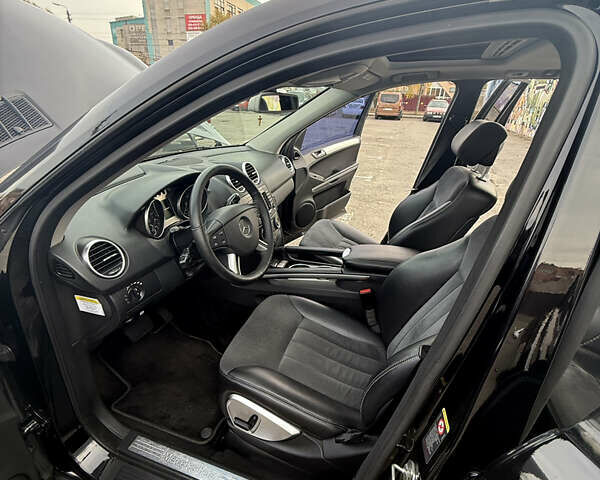 Черный Мерседес М-Класс, объемом двигателя 3.5 л и пробегом 156 тыс. км за 13700 $, фото 5 на Automoto.ua