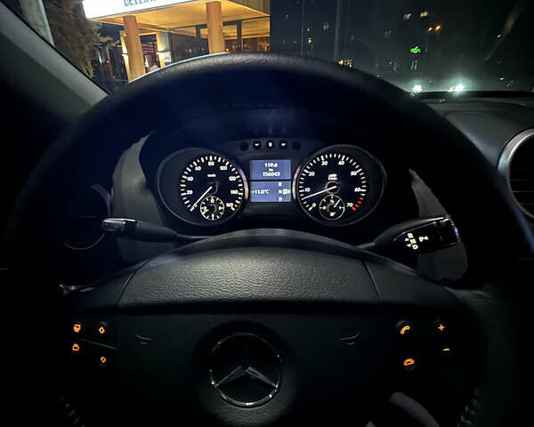 Черный Мерседес М-Класс, объемом двигателя 3.5 л и пробегом 156 тыс. км за 13700 $, фото 13 на Automoto.ua