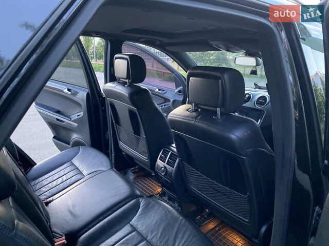 Черный Мерседес М-Класс, объемом двигателя 3.5 л и пробегом 250 тыс. км за 10000 $, фото 8 на Automoto.ua