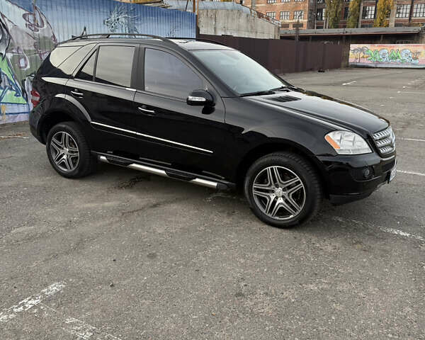 Черный Мерседес М-Класс, объемом двигателя 3.5 л и пробегом 156 тыс. км за 13700 $, фото 3 на Automoto.ua