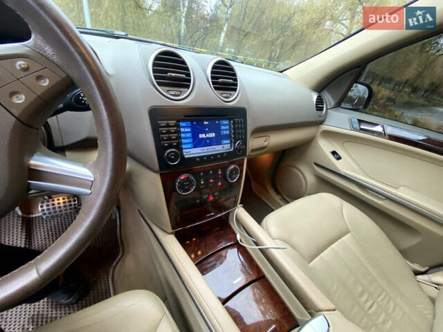 Чорний Мерседес М-Клас, об'ємом двигуна 2.99 л та пробігом 320 тис. км за 10000 $, фото 13 на Automoto.ua