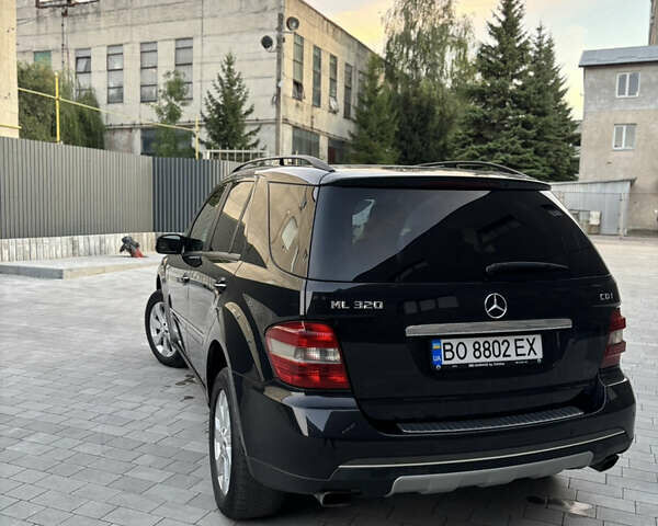 Чорний Мерседес М-Клас, об'ємом двигуна 2.99 л та пробігом 350 тис. км за 10550 $, фото 12 на Automoto.ua