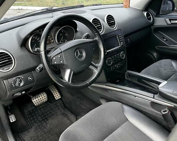 Черный Мерседес М-Класс, объемом двигателя 2.99 л и пробегом 398 тыс. км за 10800 $, фото 17 на Automoto.ua