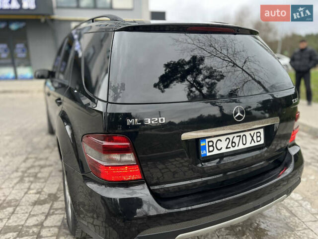 Черный Мерседес М-Класс, объемом двигателя 2.99 л и пробегом 350 тыс. км за 8700 $, фото 7 на Automoto.ua