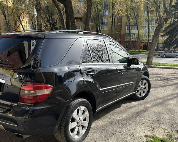 Чорний Мерседес М-Клас, об'ємом двигуна 2.99 л та пробігом 350 тис. км за 10999 $, фото 10 на Automoto.ua