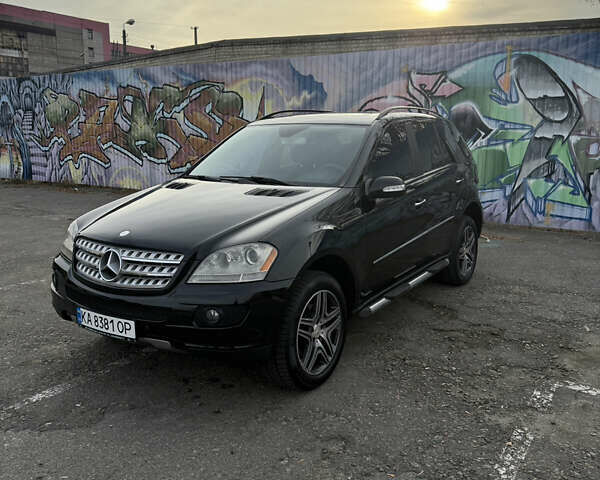 Черный Мерседес М-Класс, объемом двигателя 3.5 л и пробегом 156 тыс. км за 13700 $, фото 11 на Automoto.ua