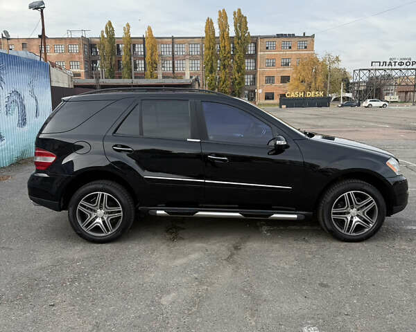 Черный Мерседес М-Класс, объемом двигателя 3.5 л и пробегом 156 тыс. км за 13700 $, фото 4 на Automoto.ua