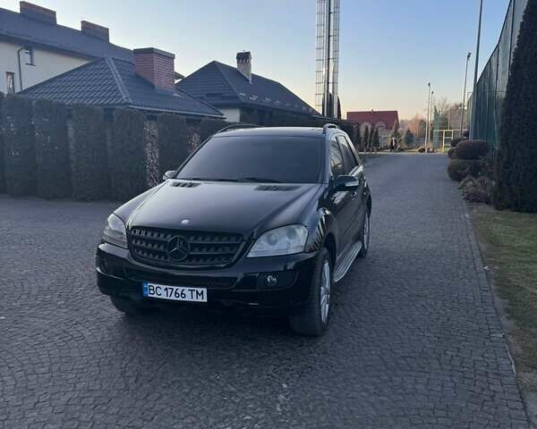 Черный Мерседес М-Класс, объемом двигателя 3.5 л и пробегом 290 тыс. км за 8700 $, фото 4 на Automoto.ua