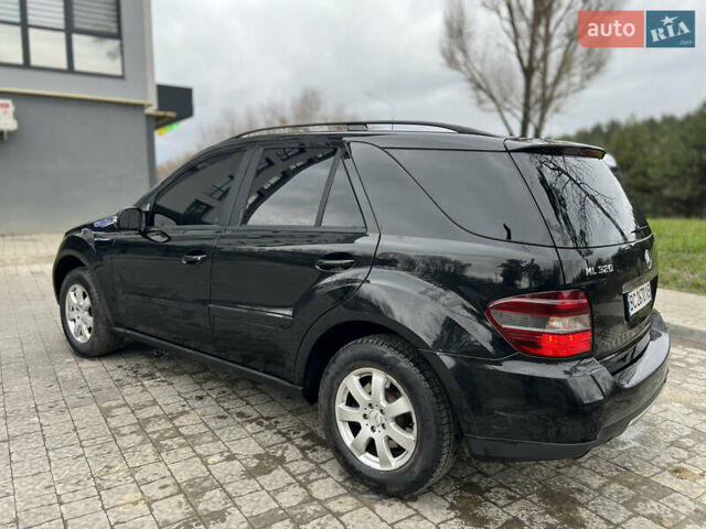 Черный Мерседес М-Класс, объемом двигателя 2.99 л и пробегом 350 тыс. км за 8700 $, фото 6 на Automoto.ua