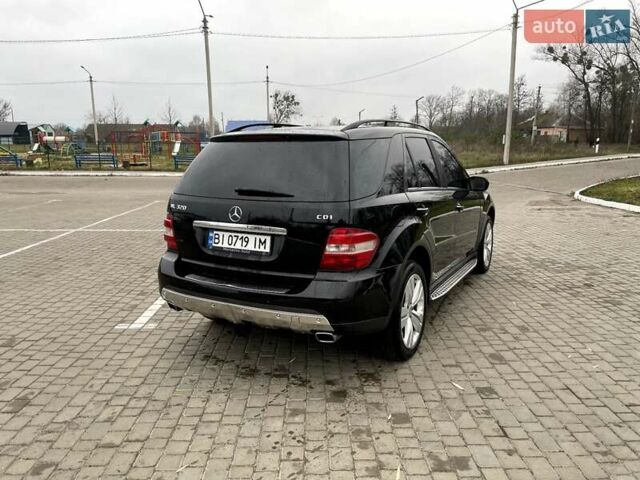 Черный Мерседес М-Класс, объемом двигателя 2.99 л и пробегом 398 тыс. км за 10800 $, фото 10 на Automoto.ua