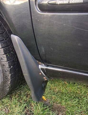 Черный Мерседес М-Класс, объемом двигателя 3.72 л и пробегом 398 тыс. км за 6000 $, фото 10 на Automoto.ua