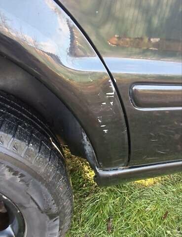 Черный Мерседес М-Класс, объемом двигателя 3.72 л и пробегом 398 тыс. км за 6000 $, фото 12 на Automoto.ua