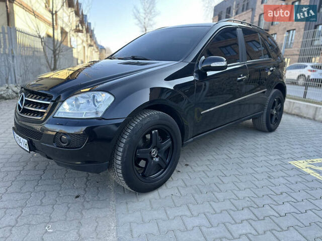 Черный Мерседес М-Класс, объемом двигателя 2.99 л и пробегом 249 тыс. км за 9500 $, фото 16 на Automoto.ua