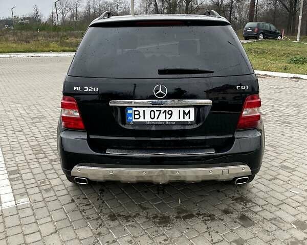 Черный Мерседес М-Класс, объемом двигателя 2.99 л и пробегом 398 тыс. км за 10800 $, фото 11 на Automoto.ua