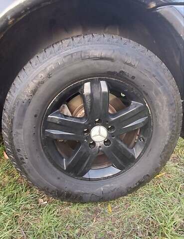 Черный Мерседес М-Класс, объемом двигателя 3.72 л и пробегом 398 тыс. км за 6000 $, фото 5 на Automoto.ua