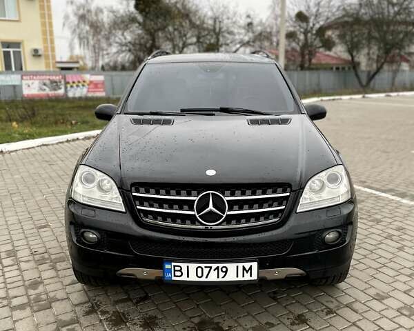 Черный Мерседес М-Класс, объемом двигателя 2.99 л и пробегом 398 тыс. км за 10800 $, фото 4 на Automoto.ua