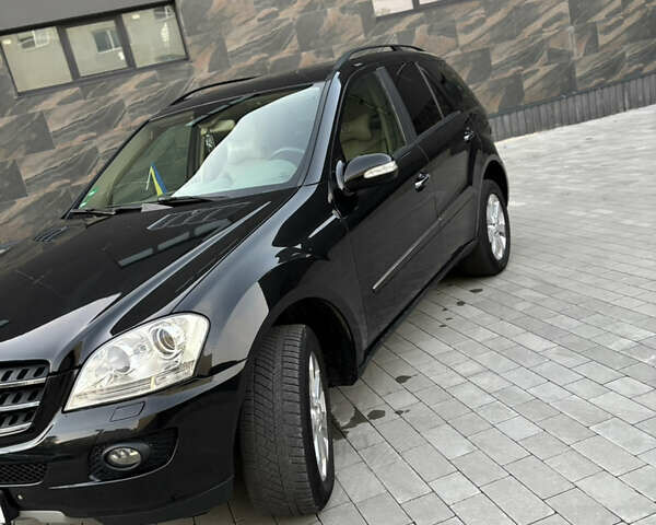 Чорний Мерседес М-Клас, об'ємом двигуна 2.99 л та пробігом 350 тис. км за 10550 $, фото 4 на Automoto.ua