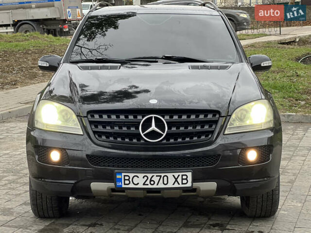 Черный Мерседес М-Класс, объемом двигателя 2.99 л и пробегом 350 тыс. км за 8700 $, фото 4 на Automoto.ua