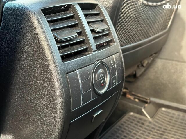 Черный Мерседес М-Класс, объемом двигателя 3.5 л и пробегом 214 тыс. км за 10940 $, фото 16 на Automoto.ua