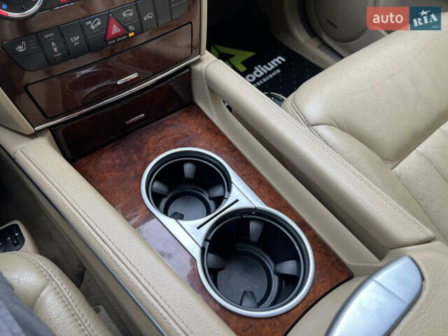 Черный Мерседес М-Класс, объемом двигателя 3.5 л и пробегом 282 тыс. км за 8777 $, фото 24 на Automoto.ua