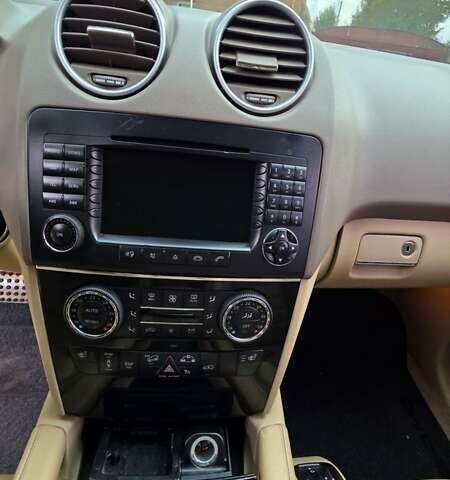 Чорний Мерседес М-Клас, об'ємом двигуна 6.2 л та пробігом 286 тис. км за 10599 $, фото 32 на Automoto.ua