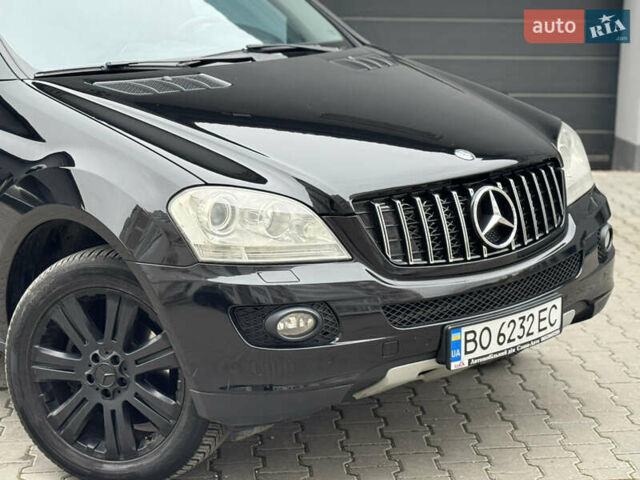 Черный Мерседес М-Класс, объемом двигателя 3 л и пробегом 386 тыс. км за 10999 $, фото 5 на Automoto.ua
