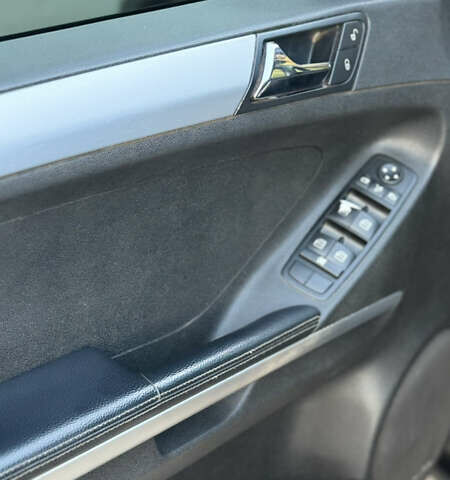 Черный Мерседес М-Класс, объемом двигателя 2.99 л и пробегом 293 тыс. км за 11000 $, фото 14 на Automoto.ua