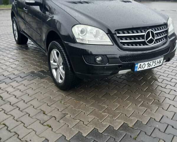 Черный Мерседес М-Класс, объемом двигателя 3 л и пробегом 350 тыс. км за 11400 $, фото 12 на Automoto.ua