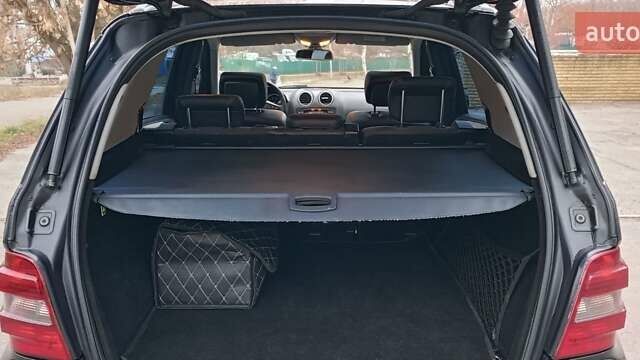 Черный Мерседес М-Класс, объемом двигателя 3.5 л и пробегом 176 тыс. км за 9000 $, фото 25 на Automoto.ua