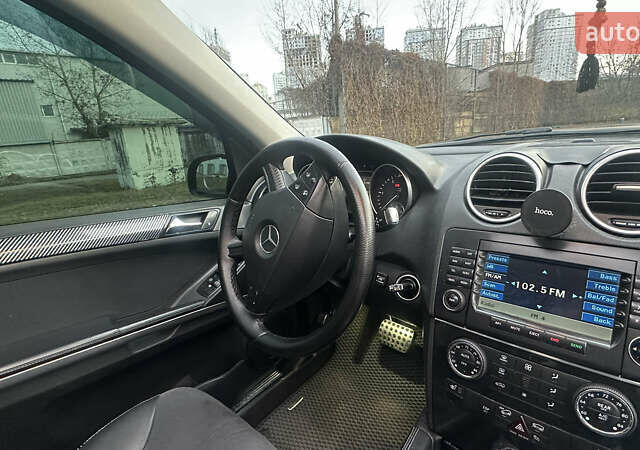 Черный Мерседес М-Класс, объемом двигателя 4.97 л и пробегом 335 тыс. км за 10500 $, фото 8 на Automoto.ua