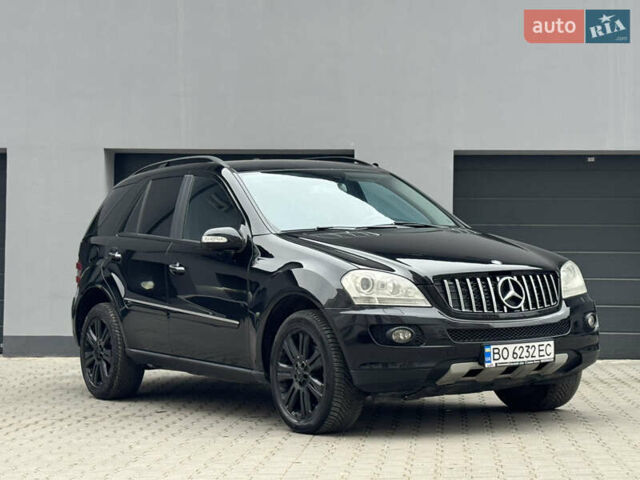 Черный Мерседес М-Класс, объемом двигателя 3 л и пробегом 386 тыс. км за 10999 $, фото 3 на Automoto.ua