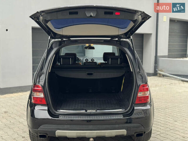 Черный Мерседес М-Класс, объемом двигателя 3 л и пробегом 386 тыс. км за 10999 $, фото 14 на Automoto.ua