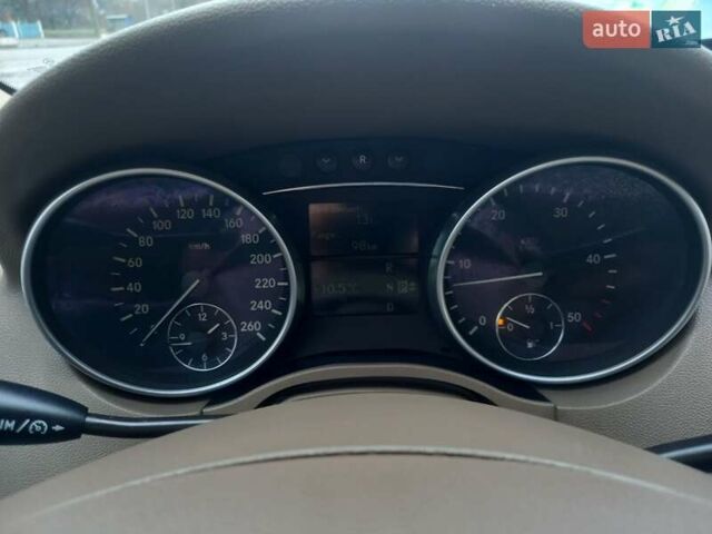 Черный Мерседес М-Класс, объемом двигателя 3 л и пробегом 366 тыс. км за 10500 $, фото 63 на Automoto.ua
