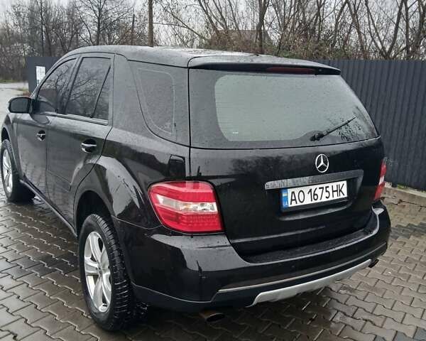 Черный Мерседес М-Класс, объемом двигателя 3 л и пробегом 350 тыс. км за 11400 $, фото 6 на Automoto.ua