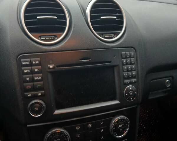 Черный Мерседес М-Класс, объемом двигателя 3 л и пробегом 350 тыс. км за 11400 $, фото 21 на Automoto.ua