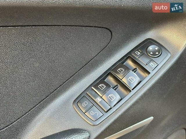 Черный Мерседес М-Класс, объемом двигателя 3.5 л и пробегом 214 тыс. км за 10940 $, фото 9 на Automoto.ua