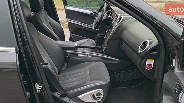 Черный Мерседес М-Класс, объемом двигателя 3.5 л и пробегом 176 тыс. км за 9000 $, фото 7 на Automoto.ua