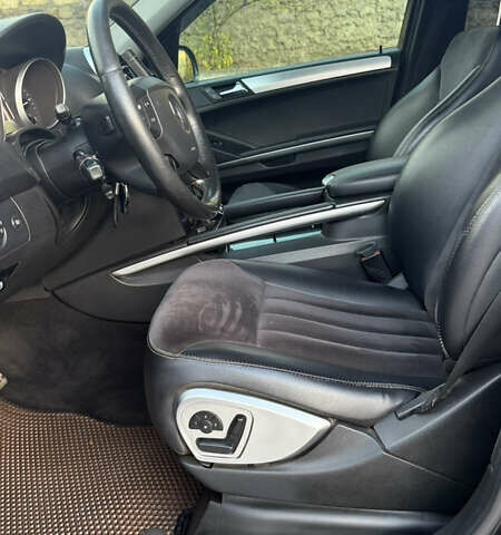 Черный Мерседес М-Класс, объемом двигателя 2.99 л и пробегом 293 тыс. км за 11000 $, фото 17 на Automoto.ua