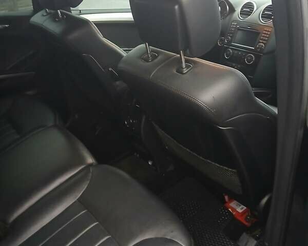 Черный Мерседес М-Класс, объемом двигателя 3 л и пробегом 350 тыс. км за 11400 $, фото 18 на Automoto.ua