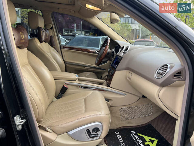 Черный Мерседес М-Класс, объемом двигателя 3.5 л и пробегом 282 тыс. км за 8777 $, фото 27 на Automoto.ua